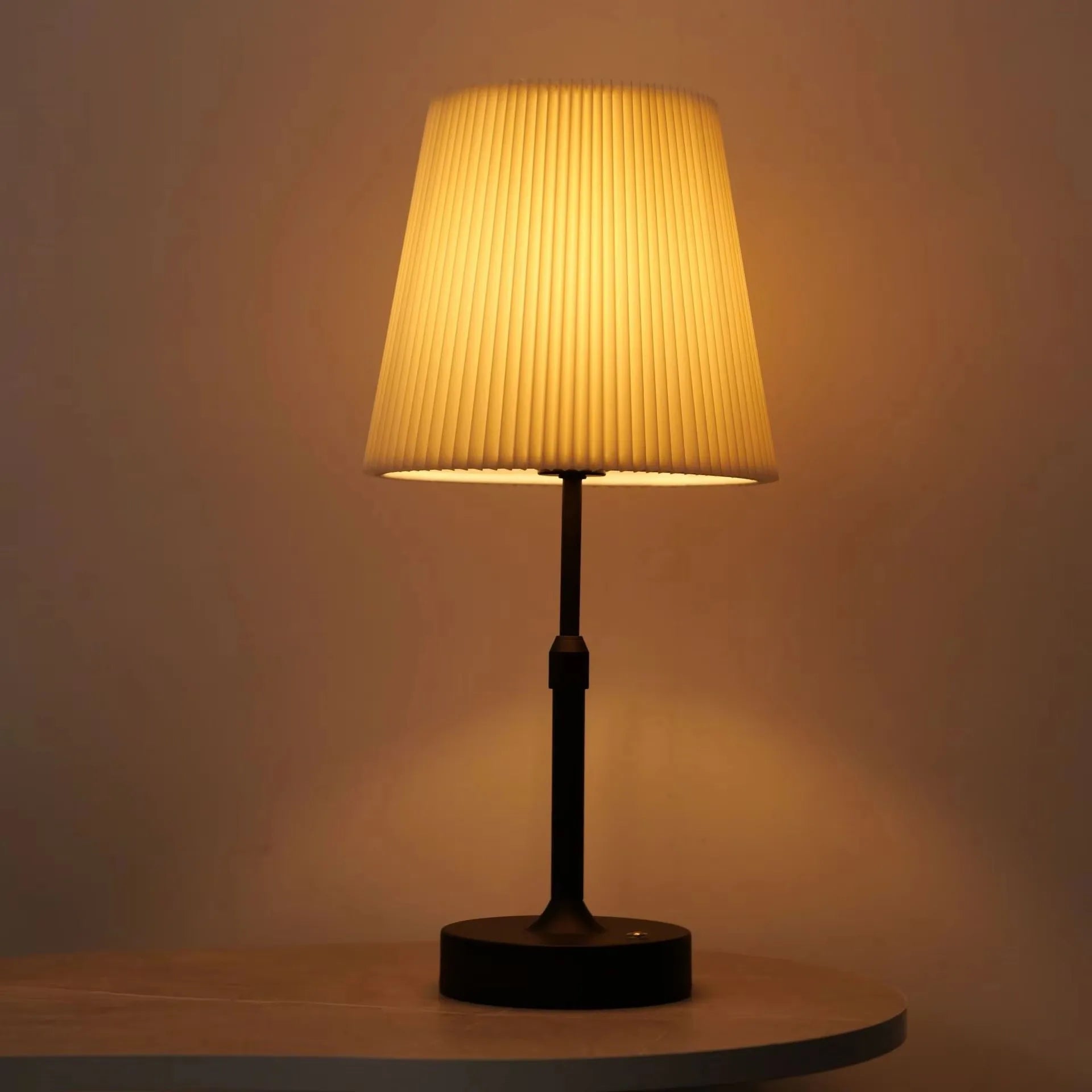 Metal Table Lamp – Modern Minimalist Cordless Rechargeable for Bedside, Restaurant Table, Hotel Room | Zaria Grove by Evenlyr