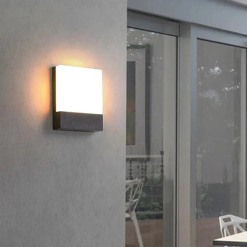 Siena Minimalist Outdoor Wall Light for Villa Exterior – IP65
