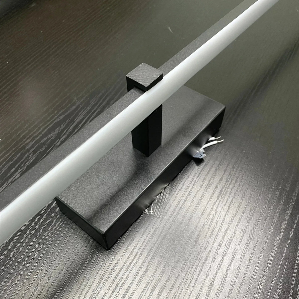 Ravena 40cm LED Bathroom Mirror Light for Vanity Area – detail view 5