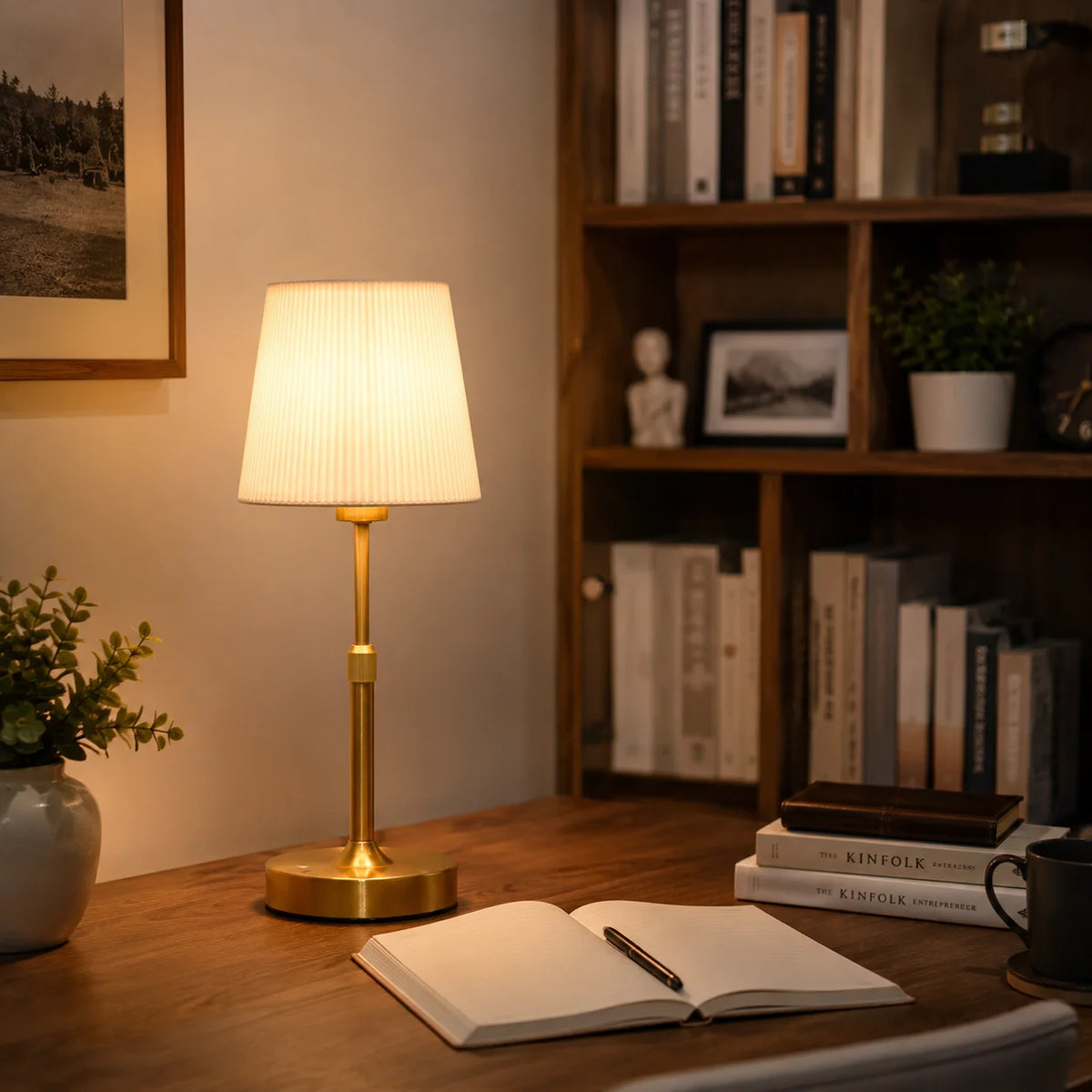 Minimalist Fabric Rechargeable Table Lamp – product view